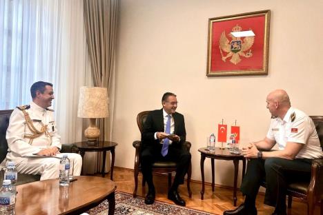 načelnik Generalštaba Vojske Crne Gore brigadni general Miodrag Vuksanović ambasadorom Turske u Crnoj Gori Bariš Kalkavan izaslanik odbrane potpukovnik Mehmet Četin Atamaner