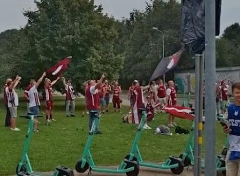 Navijači Letonije.jpeg