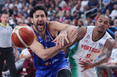 Vasilije Micić na meču protiv Portugalije