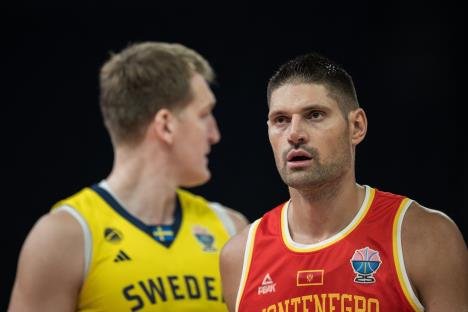 Nikola Vučević na utakmici protiv Švedske