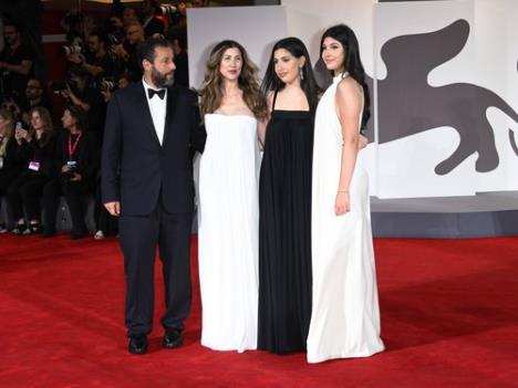 Adam Sendler s porodicom na Filmskom festivalu u Veneciji