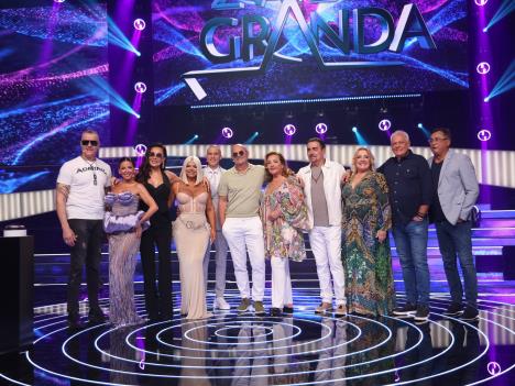Zvezde Granda  Voja Nedeljković Snežana Đurišić Svetlana Ceca Ražnatović  Dara Bubamara Dragan Kojić Keba Đorđe David Ana Bekuta (7).jpeg