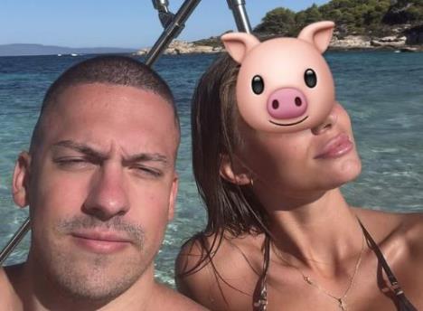 Baka Prase sa devojkom