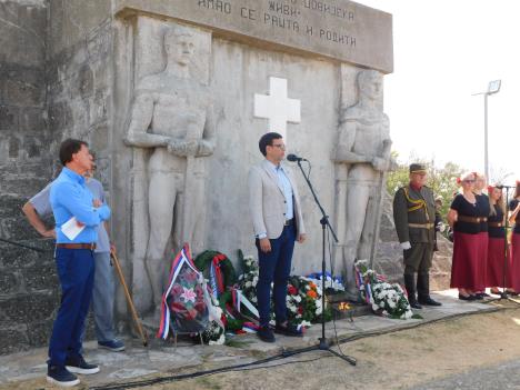 LOZNICA - Počast.JPG