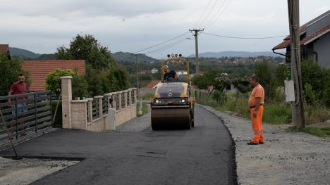 LOZNICA - Stiže asfalt.jpg