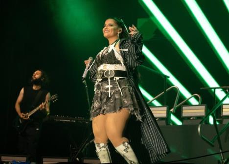 Neli Furtado pleše ne bini i ne mari za kilograme