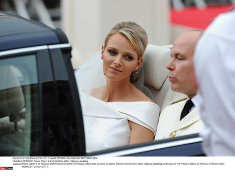 Armani venčanica princeze Šarlin