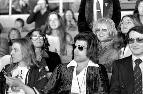 Meri Ostin, Fredi Merkjuri