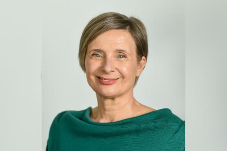Mojca+.jpg