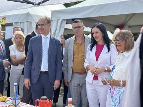 Premijer Srbije, predsednica Pokrajinske vlade, ministri, gradonačelnici na Danima porodice u Perlezu (1).jpeg