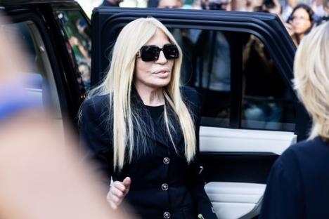 Donatela Versaće na komemoraciji Đorđu Armaniju