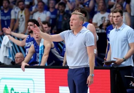 Selektor Finske Lasi Tuovi na utakmici protiv Srbije