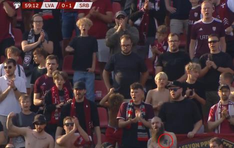 Kukasti krst, svastika, Letonija - Srbija