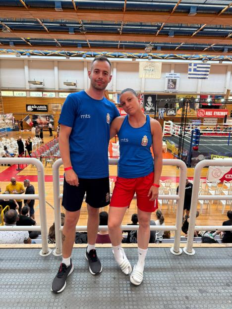 Anđela Branković sa trenerom.jpg