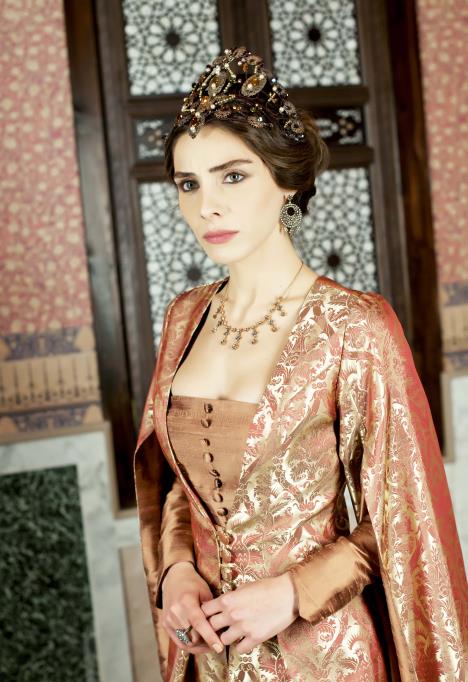 Nur Fetahoglu kao sultanija Mahidevran u seriji Sulejman Veličanstveni