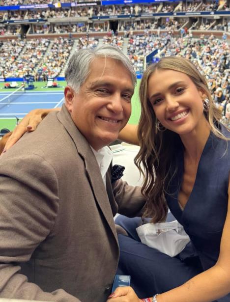 Džesika Alba sa ocem na US Openu