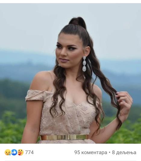 Fotografija koja se nalazi uz tužnu pesmu koja joj je posvećena povodom nebeskog rođendana