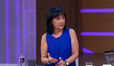 Doktorka u studiju televizije priča o zaštiti od virusa