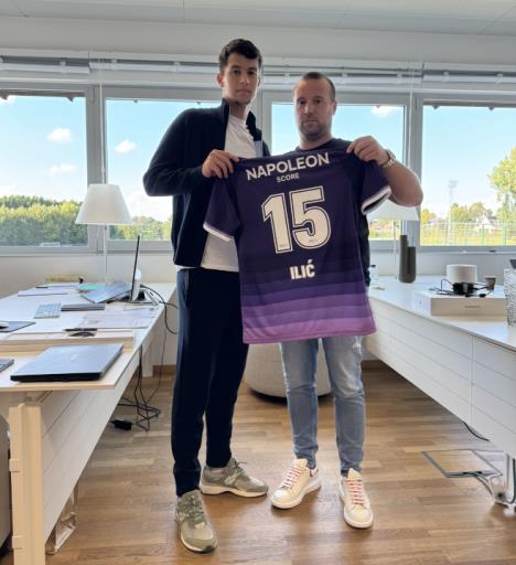 Mihajlo Ilić na predstavljanju u Anderlehtu