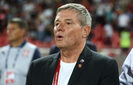 Dragan Stojković Piksi na meču Srbija - Engleska