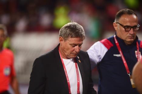 Dragan Stojković Piksi na meču Srbija - Engleska