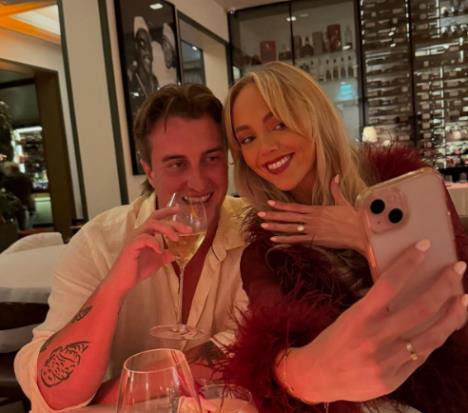 Eni Najt i Henri njen verenik Brejšo