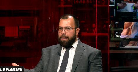 Francuska politička scena pred pucanjem, Makron pod pritiskom