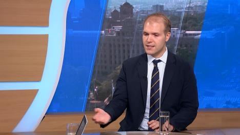 Čovek sa plavom kravatom