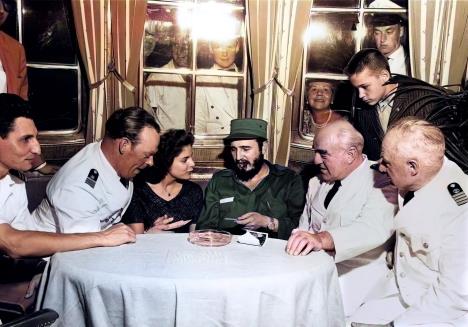 Fidel Kastro i Marita Lorenc u društvu uglednih ljudi