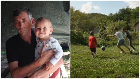 Almir sa bebom u naručju/deca igraju fudbal