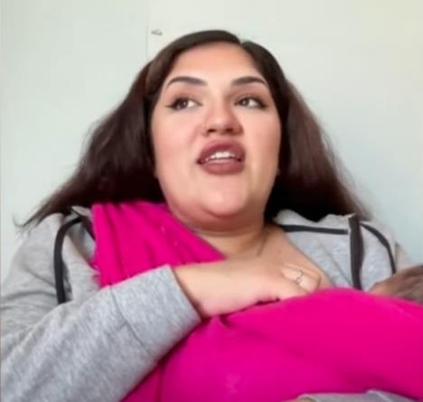 Sandi Mendoza se porodila u kamionetu