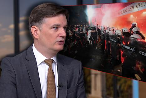 366438_250916.00_33_03_03.Still039 copy.jpg