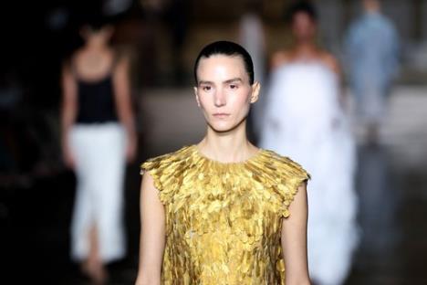 Mijo Mihaljčić na reviji Prabala Gurunga