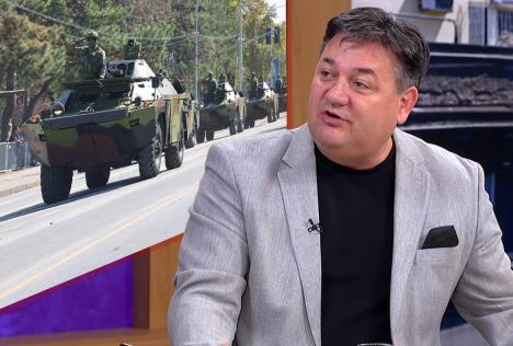 366438_250916.05_12_29_04.Still041 copy.jpg