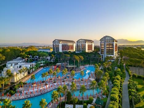 Naslovna Trendy Lara.jpg