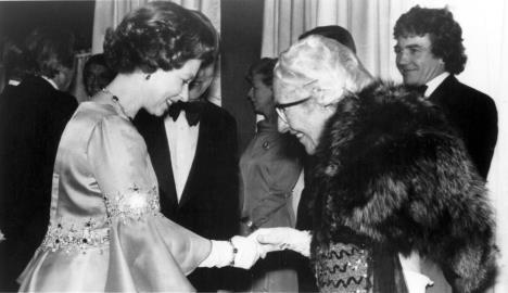 Agata Kristi i kraljica Elizabeta II