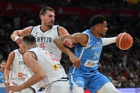 Nikola Jokić i Janis Adetokumbo u duelu