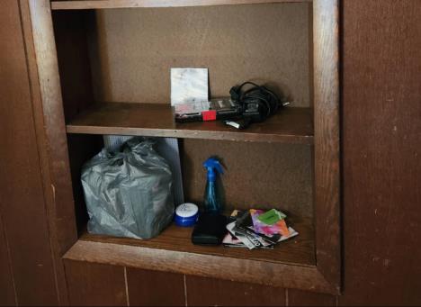 Tajni pregradak u zidu tek kupljene stare kuće.jpg