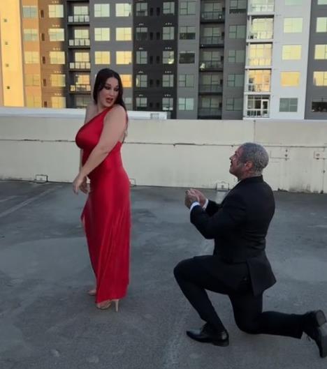 Heder fotografisala veridbu bivšeg muža