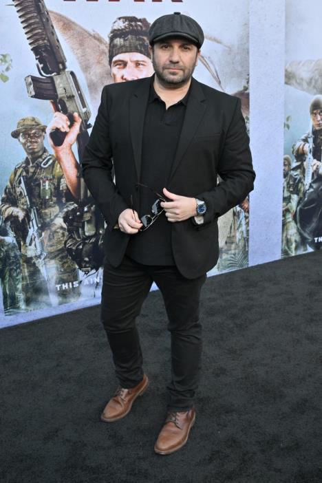 Bred Everet Jang na premijeri filma Primitive War