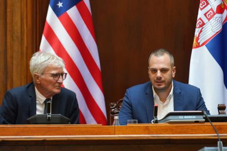 Stefan Drašković, direktor kompanije Kapeli sport za Srbiju i Zoran Filipović