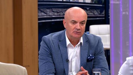 Sequence 03.00_49_24_08.Still001.jpg