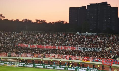 Transparent Delija na početku večitog derbija