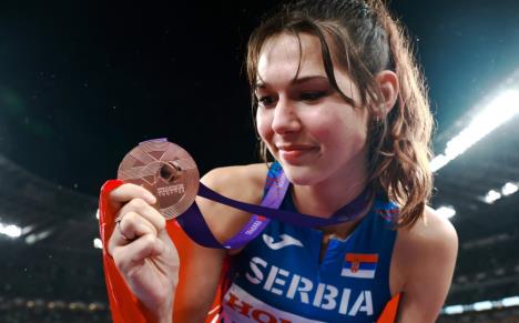 Angelina Topić sa medaljom na Svetskom prvenstvu