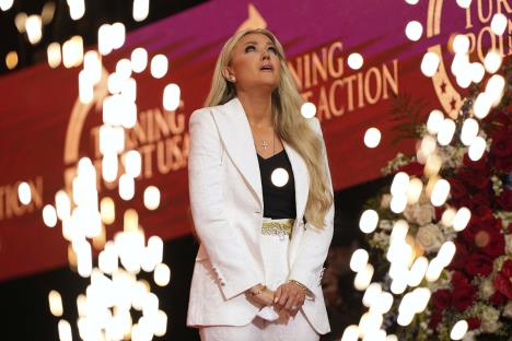 dara06 AP Julia Demaree Nikhinson.jpg