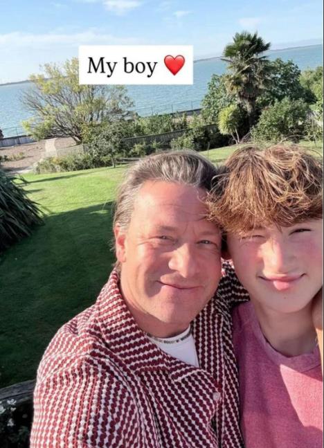 Džejmi Oliver sa sinom Badijem