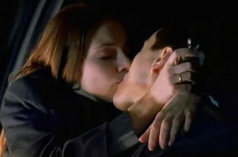 Katarina Guseva i Sergej Bezrukov u seriji Brigada (3).jpg