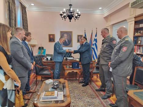 0910   foto Kurir  IMG-1df50d2b5e7303f755dbc375461e19b5-V.jpg