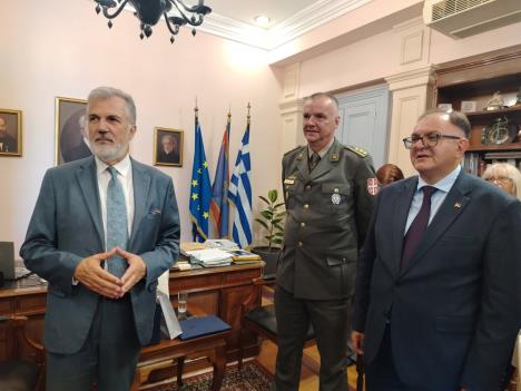 0910   foto Kurir  IMG-2a5ceb3029aca6a1d8434cea54313812-V.jpg