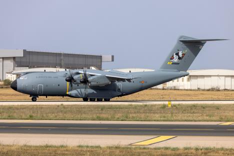 Španski vojni avion.jpg